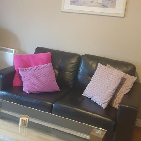 Town Centre Apartment Трим Екстериор снимка