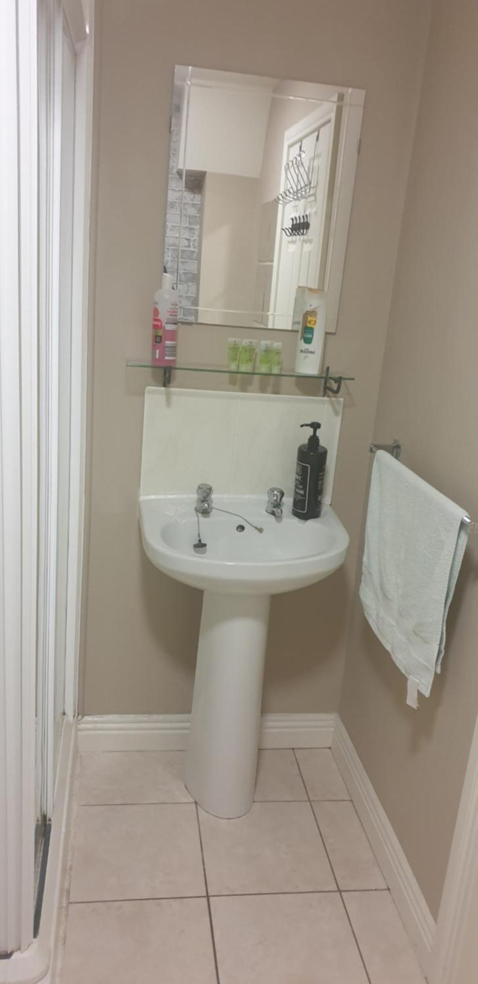 Town Centre Apartment Трим Екстериор снимка